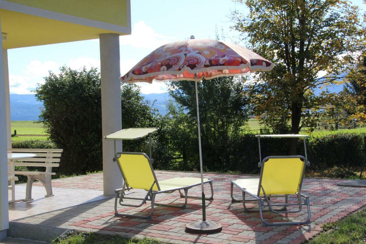 Narrenhaus Villa Fohnsdorf Buitenkant foto
